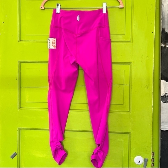 FREE PEOPLE MOVEMENT PINK WAVE RIDER 7/8 LEGGINGS NWT - Picture 10 of 10
